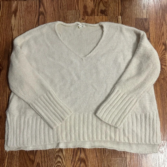 Boutique Sweater For Women, Size S/M - Picture 1 of 9